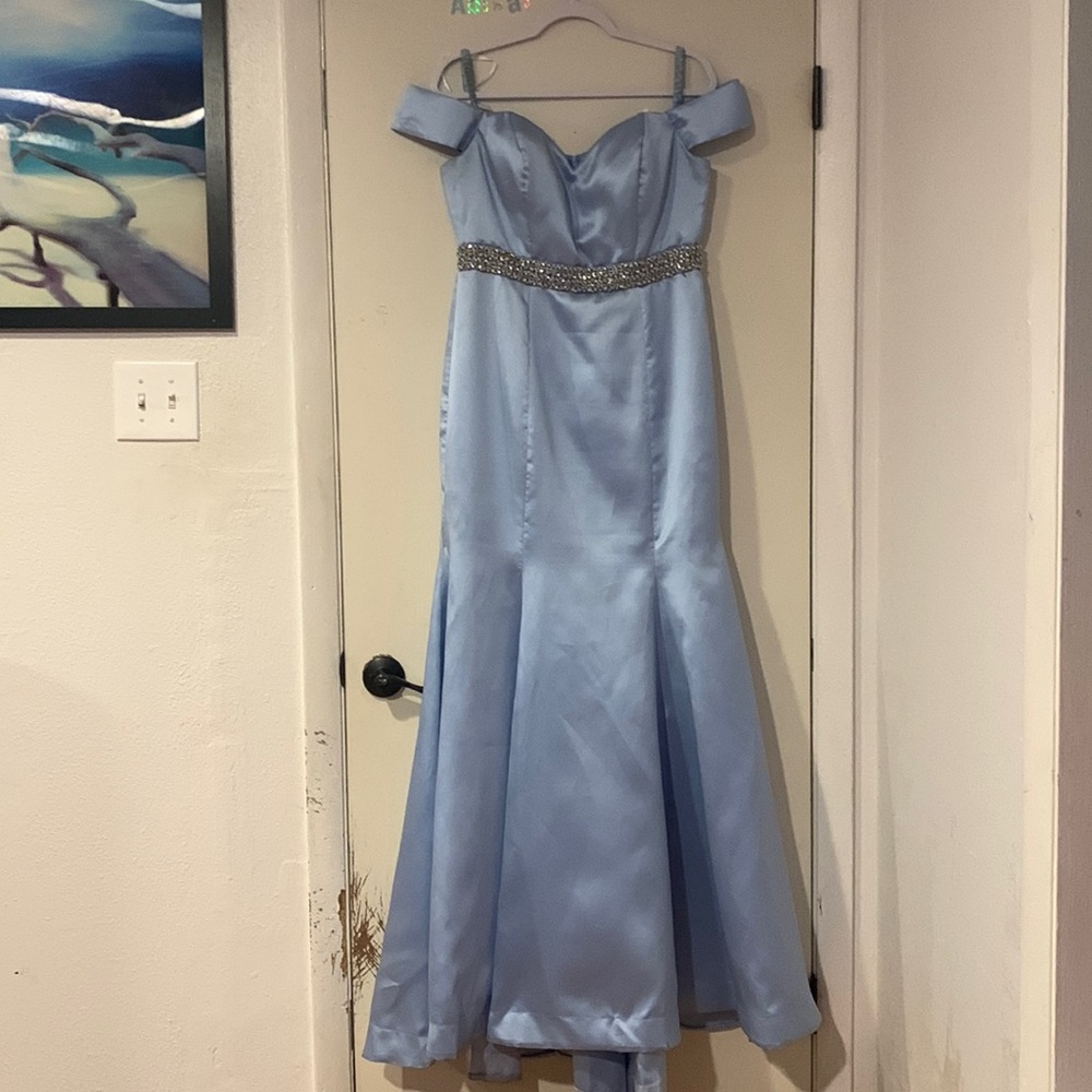 B smart mermaid style dress